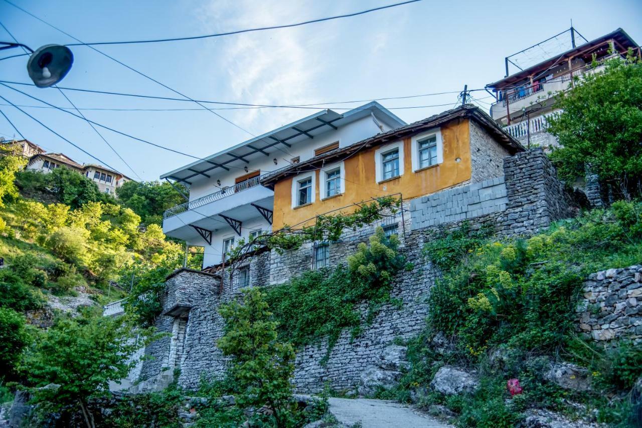 Grandma'S Home Gjirokastër Exteriör bild